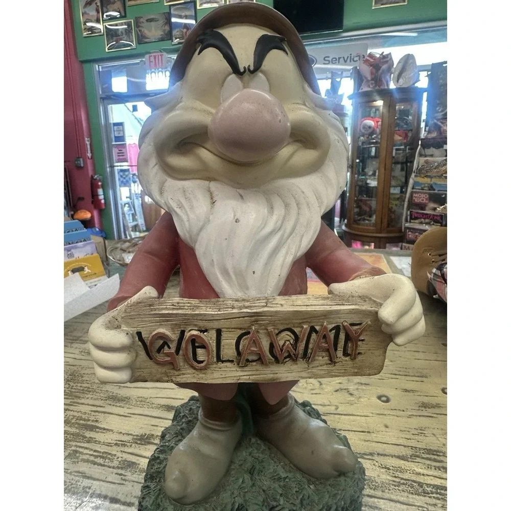Vintage Disney Grumpy Welcome Go Away Garden Statue 12
